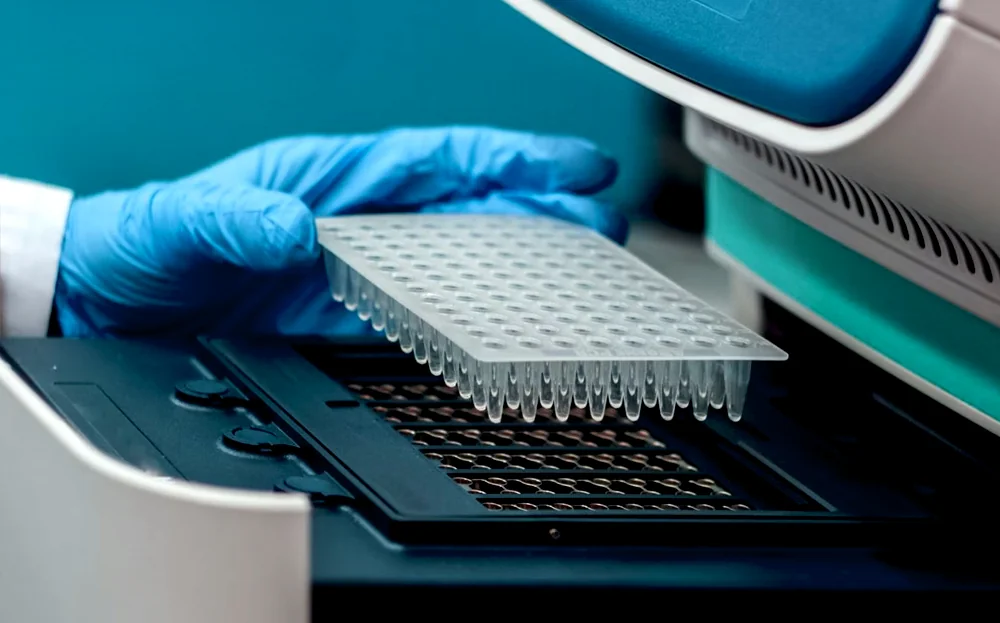 دستگاه ریل تایم پی سی آر دناژن